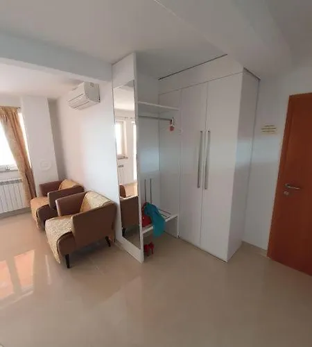 Mare E Monti 게스트하우스 4*